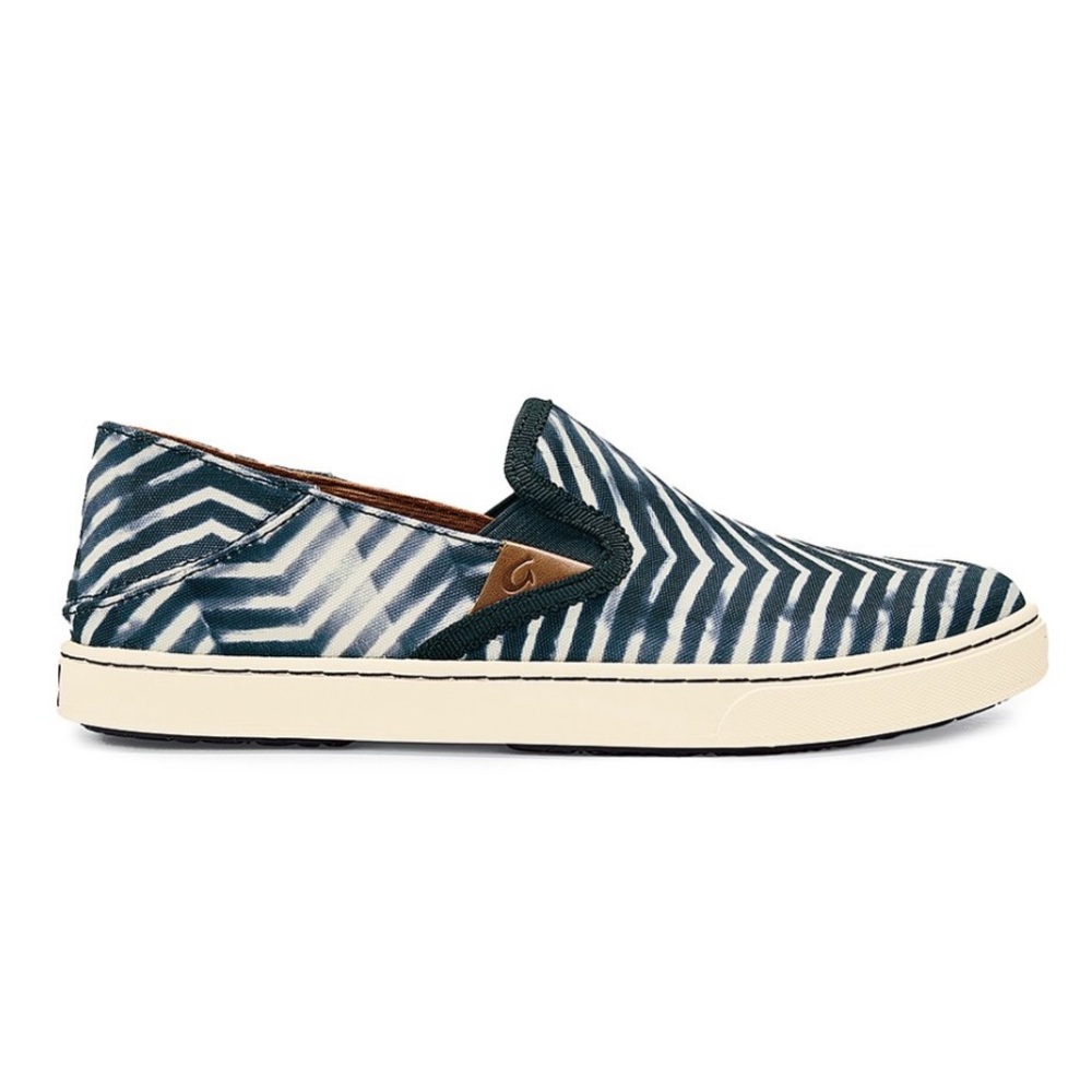 OluKai Lava Rock & Off-White Pehuea Sneaker Women’s Size 7 NEW
